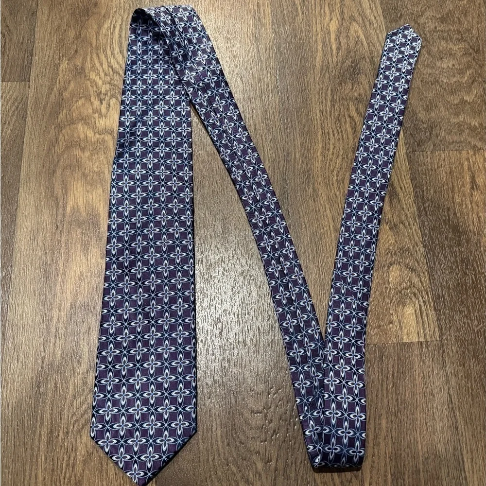 Jos. A Bank Geo Medallion Geometric Tie Dark Plum Purple Navy 100% Silk